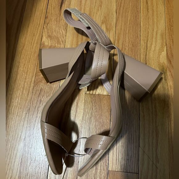 Línea Paolo | Emmie heeled sandal - Picture 4 of 5